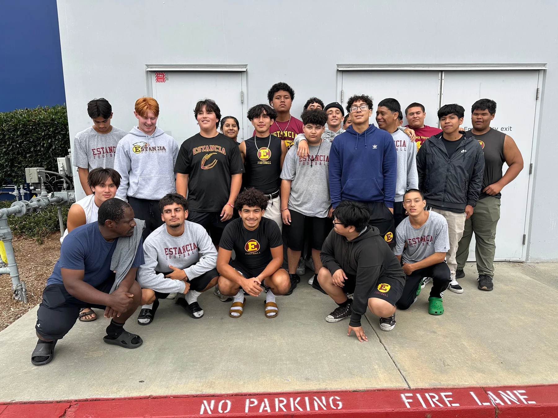 Estancia Players getting ready for a team pic